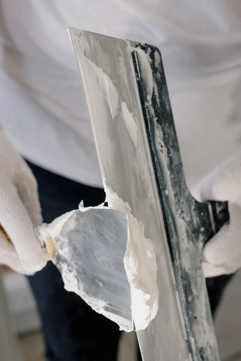Stucwerk: Wanden en plafonds laten stucen